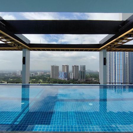 Capital O 804 The Residences At Bonifacio Civic Center Manille Extérieur photo