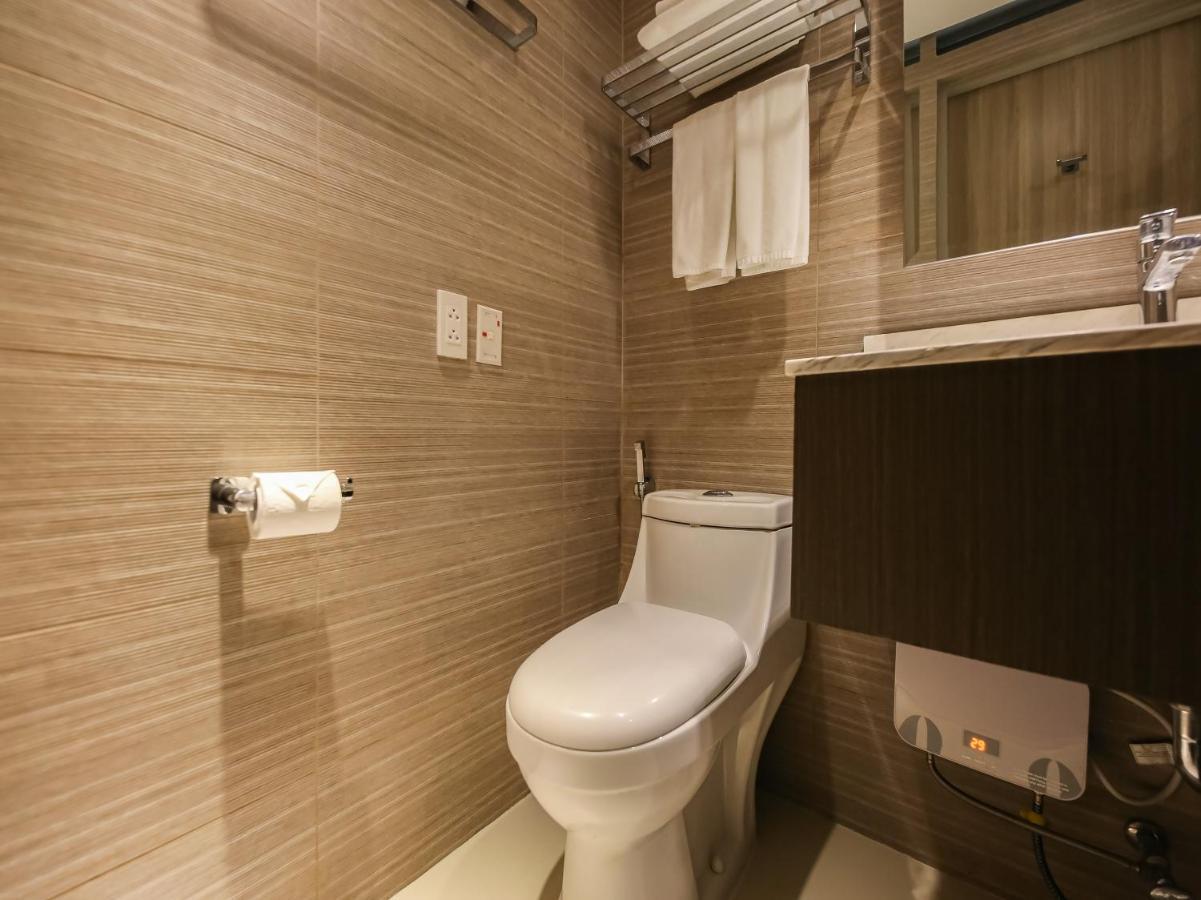 Capital O 804 The Residences At Bonifacio Civic Center Manille Extérieur photo